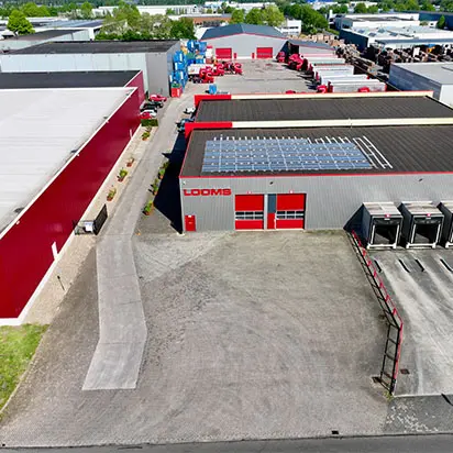 Q-Solar zonnepanelen op dak Looms Transport